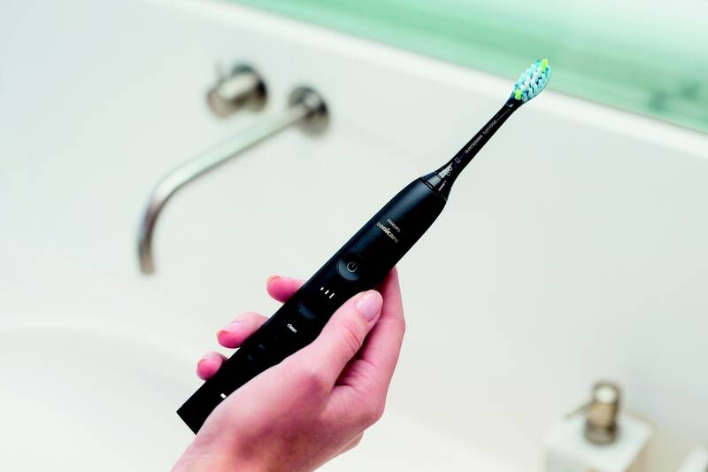 Sonická kefka Philips Sonicare DiamondClean novej generácie (čierna) - HX9911/09
