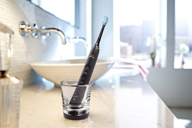Sonická kefka Philips Sonicare DiamondClean novej generácie (čierna) - HX9911/09